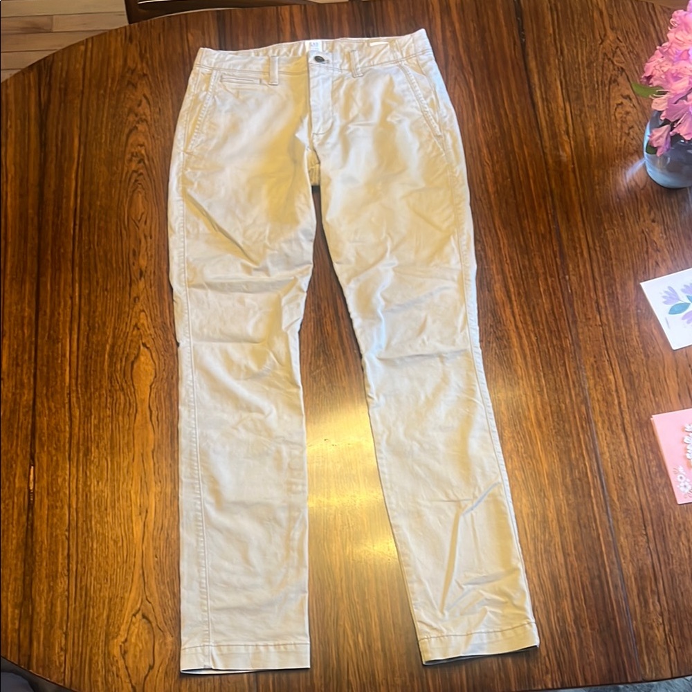 GAP - Cream Classic Cotton Khaki Pants (Skinny Fit)
